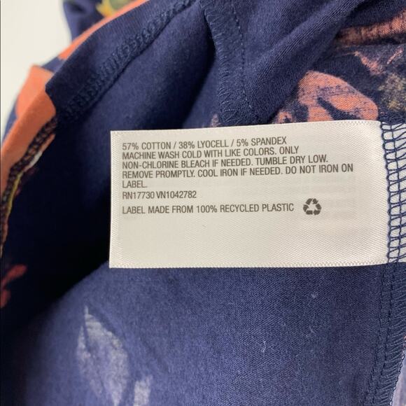 Ingrid & Isabel Isabel Maternity Navy Floral T-shirt Dress Size XS - Picture 3 of 6